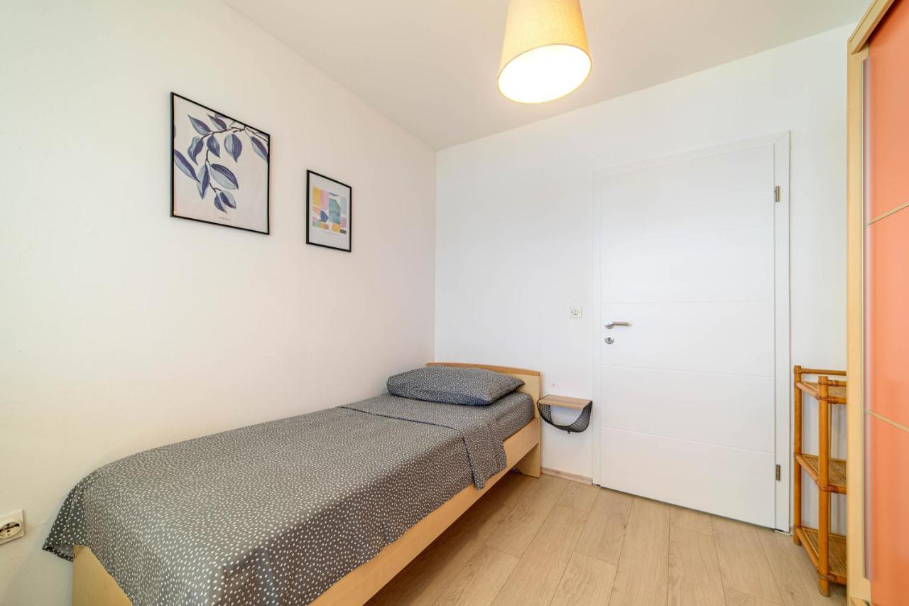 Apartment Seaside Zaboric Dış mekan fotoğraf