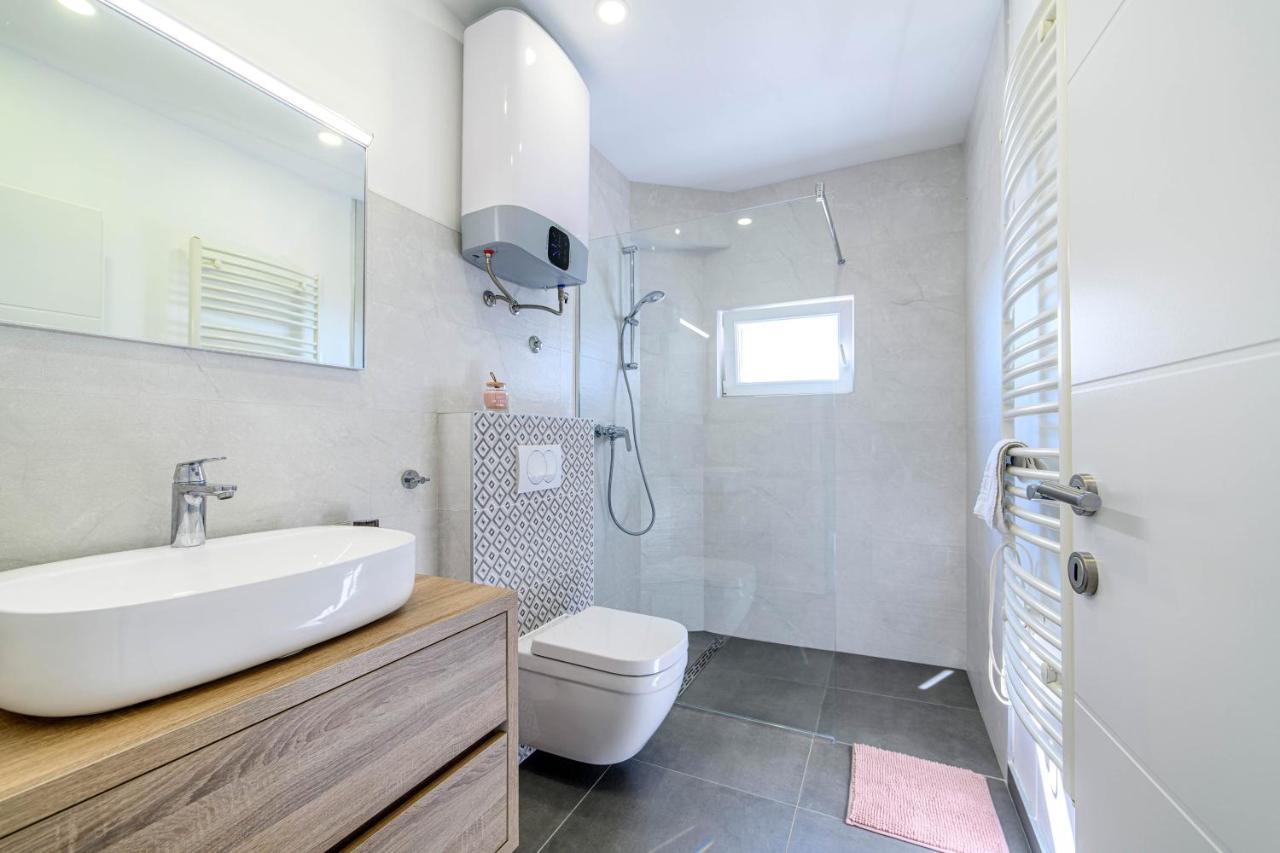 Apartment Seaside Zaboric Dış mekan fotoğraf